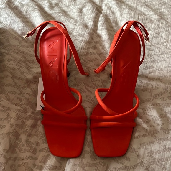 Mango BRT Red Ankle Strap Stiletto Heels - Picture 2 of 4